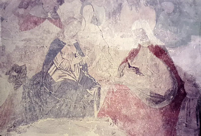 Foto a colori del 1967: dettaglio della pittura con Maria e un re in colori pallidi.